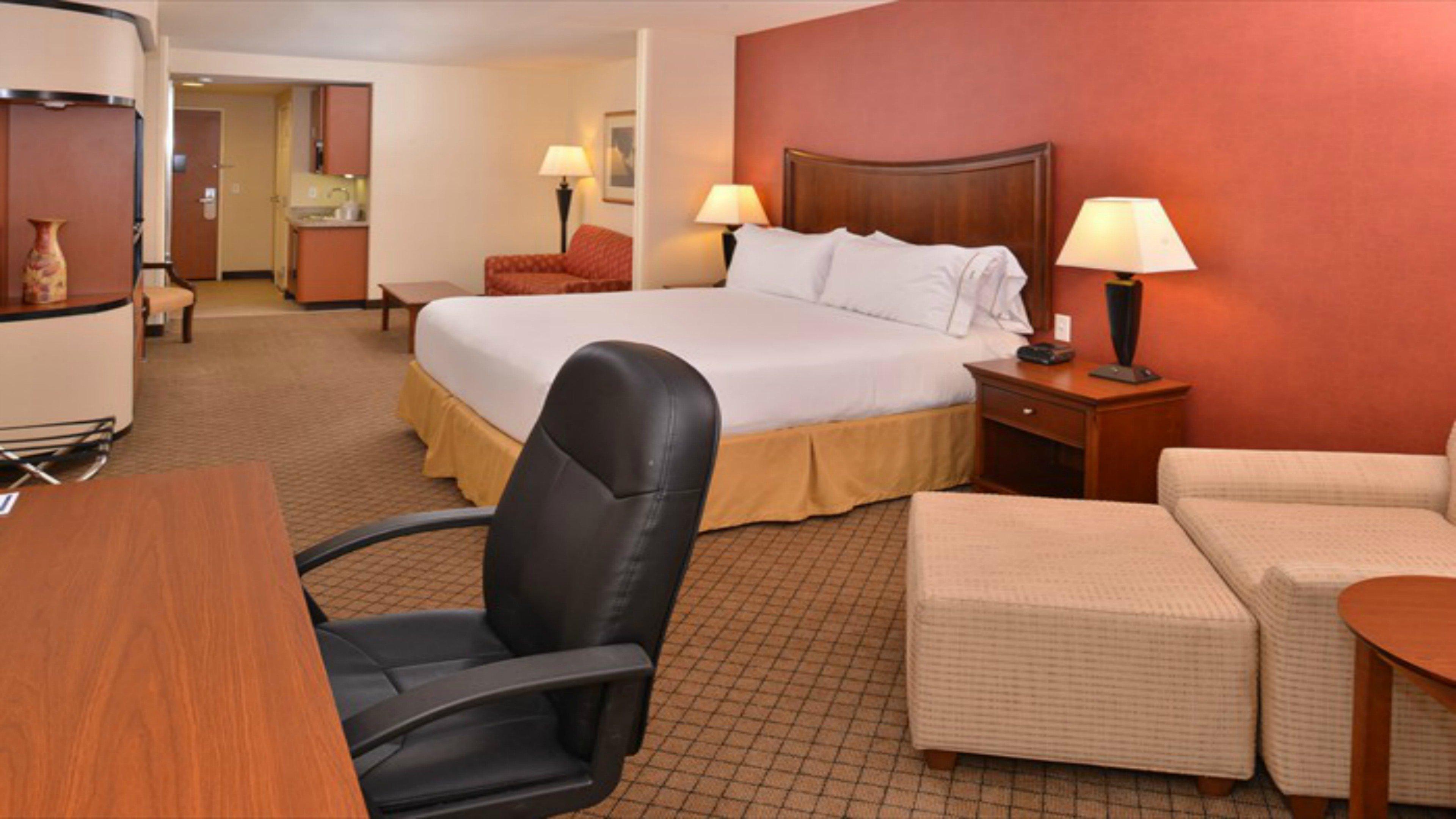 Holiday Inn Express Hotel & Suites Lincoln-Roseville Area, An Ihg Hotel Exteriör bild