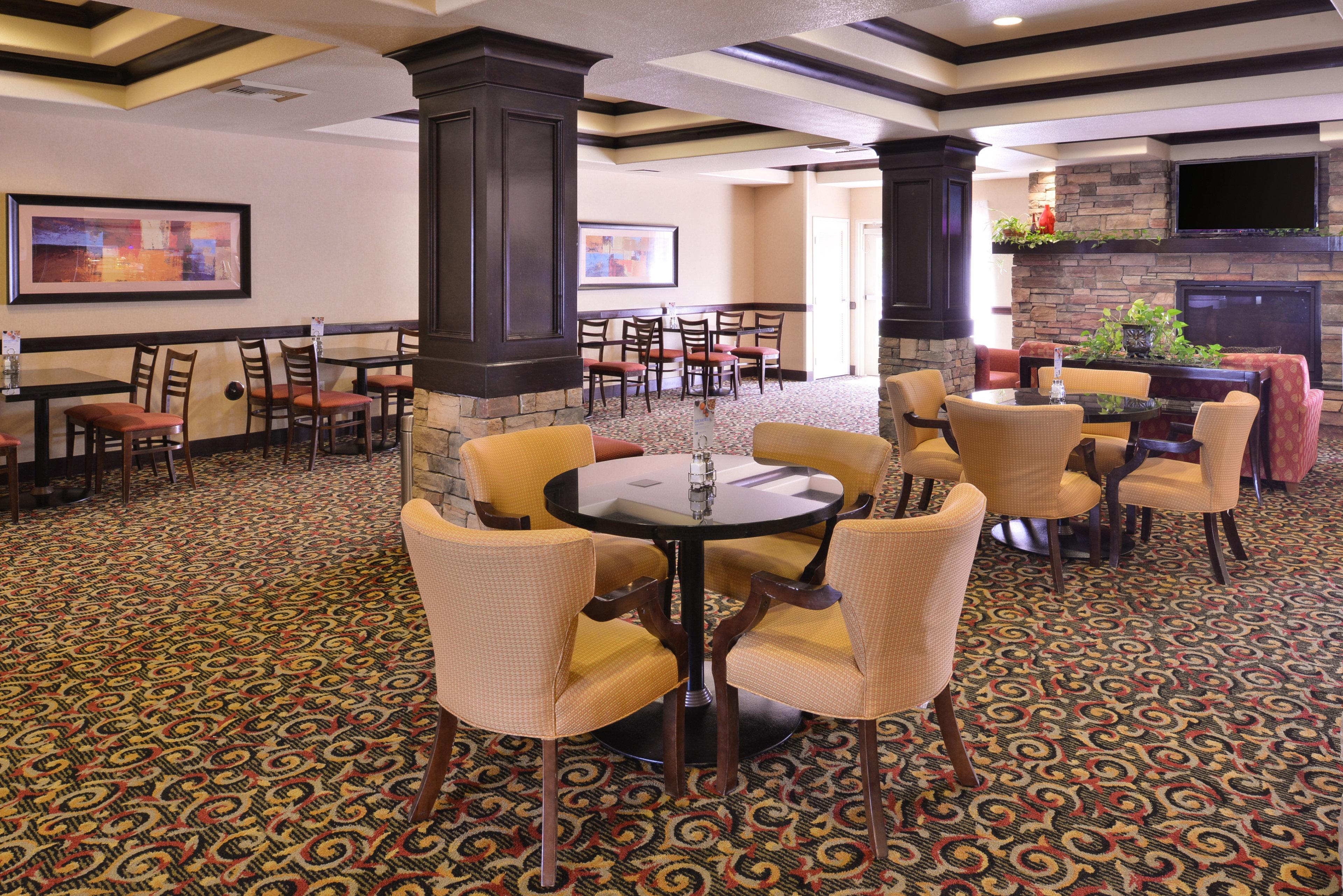Holiday Inn Express Hotel & Suites Lincoln-Roseville Area, An Ihg Hotel Exteriör bild