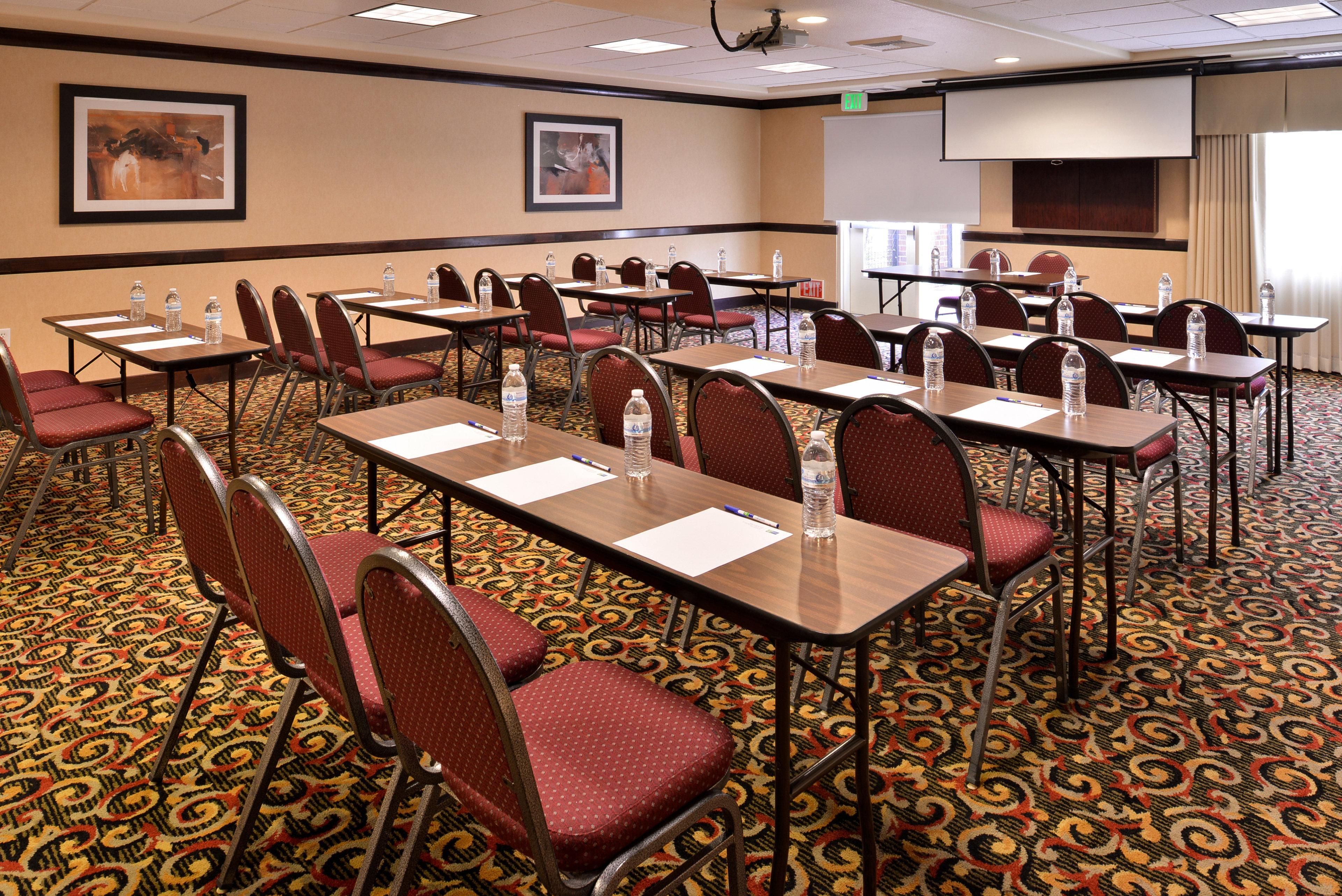 Holiday Inn Express Hotel & Suites Lincoln-Roseville Area, An Ihg Hotel Exteriör bild