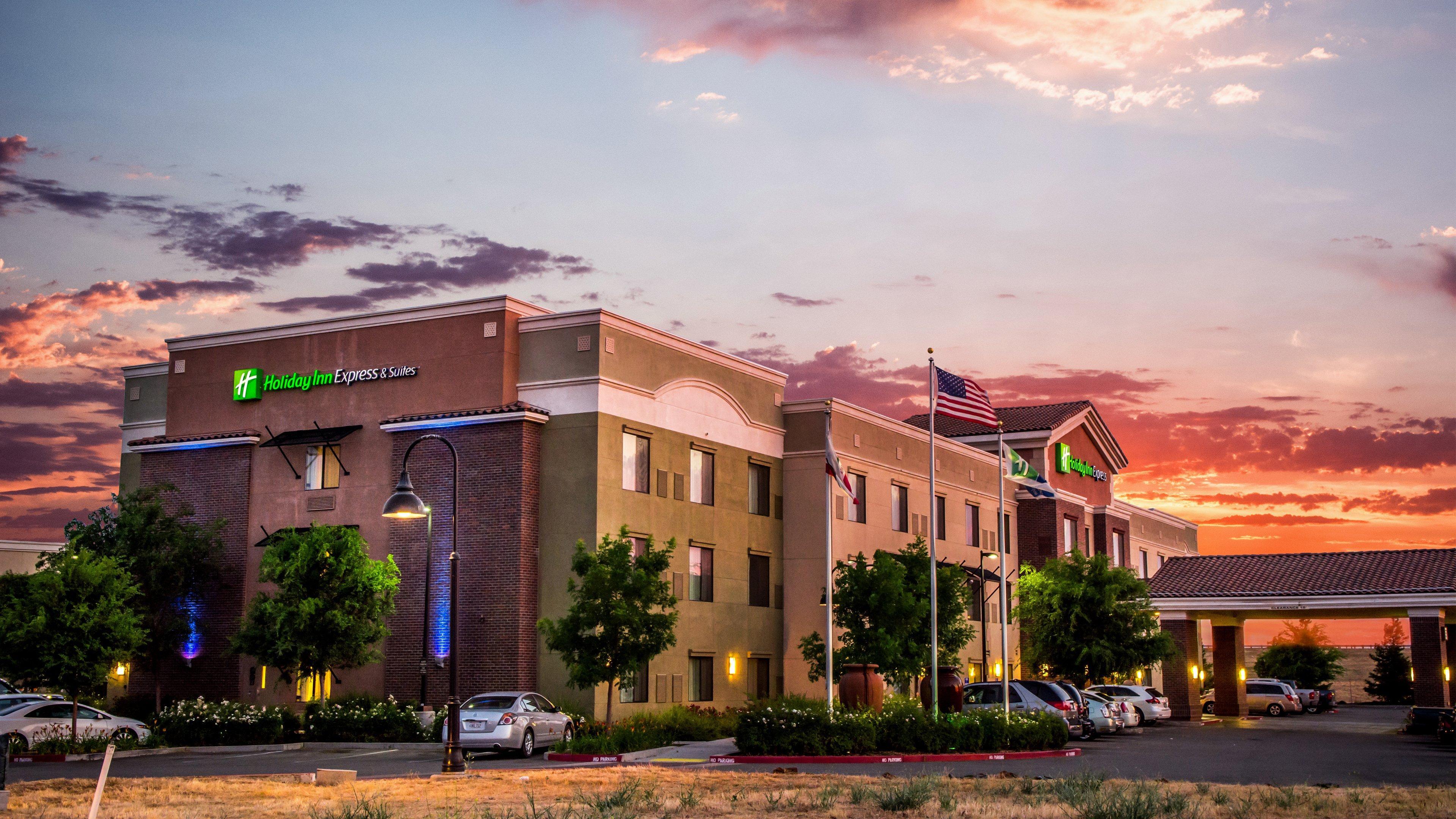 Holiday Inn Express Hotel & Suites Lincoln-Roseville Area, An Ihg Hotel Exteriör bild