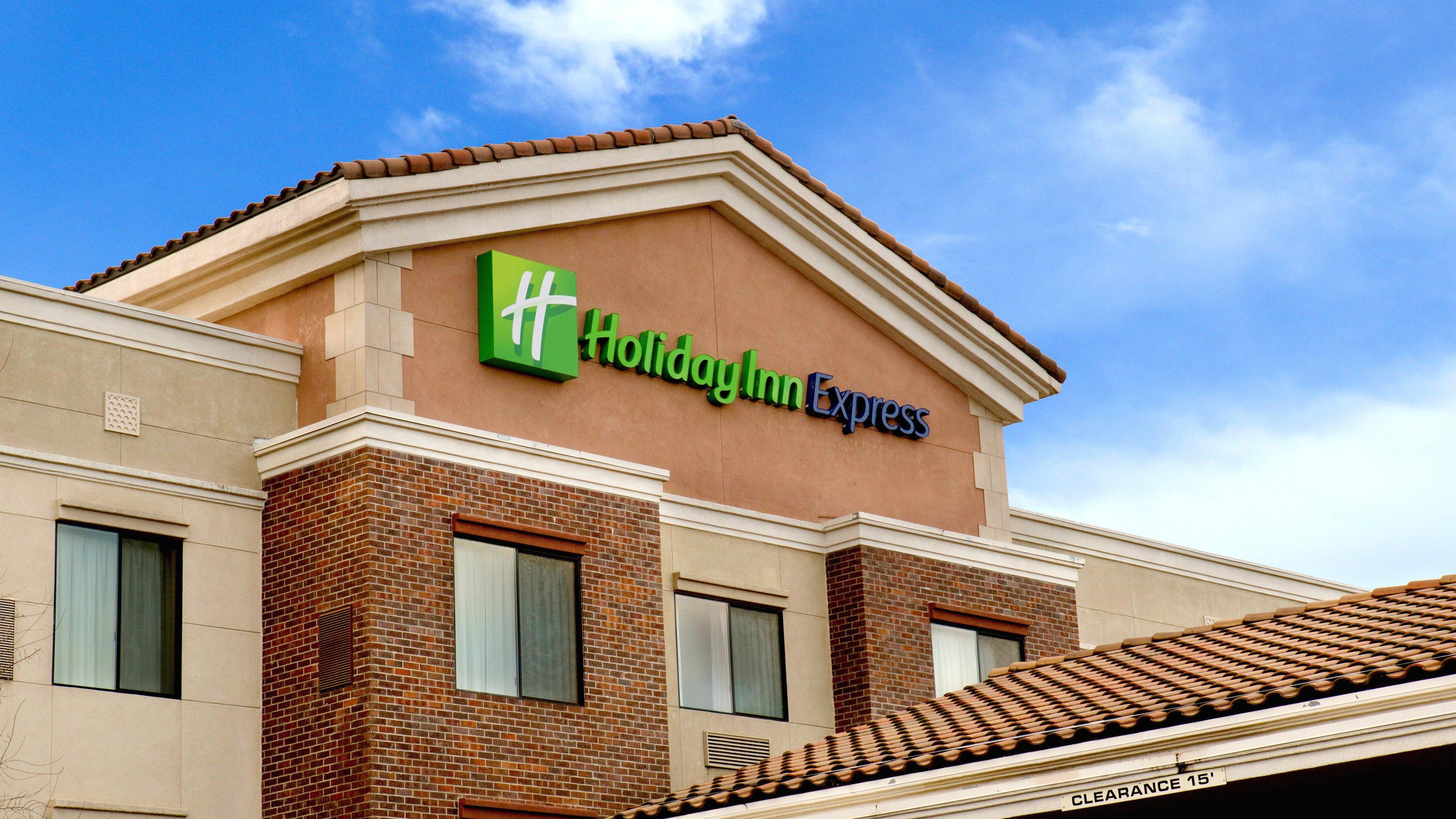 Holiday Inn Express Hotel & Suites Lincoln-Roseville Area, An Ihg Hotel Exteriör bild
