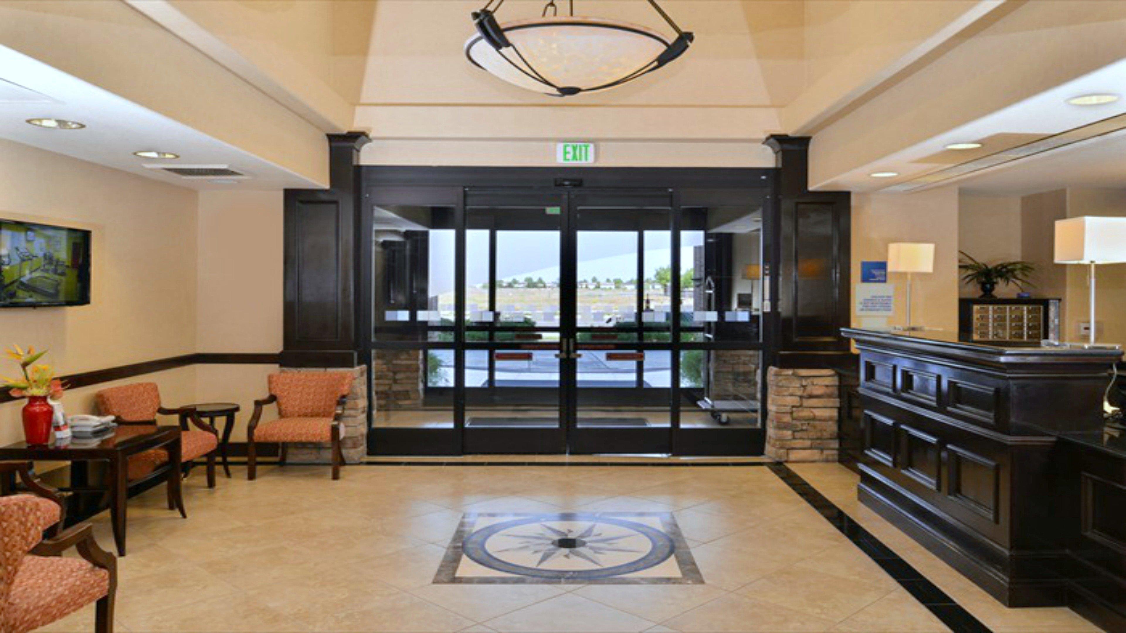 Holiday Inn Express Hotel & Suites Lincoln-Roseville Area, An Ihg Hotel Exteriör bild