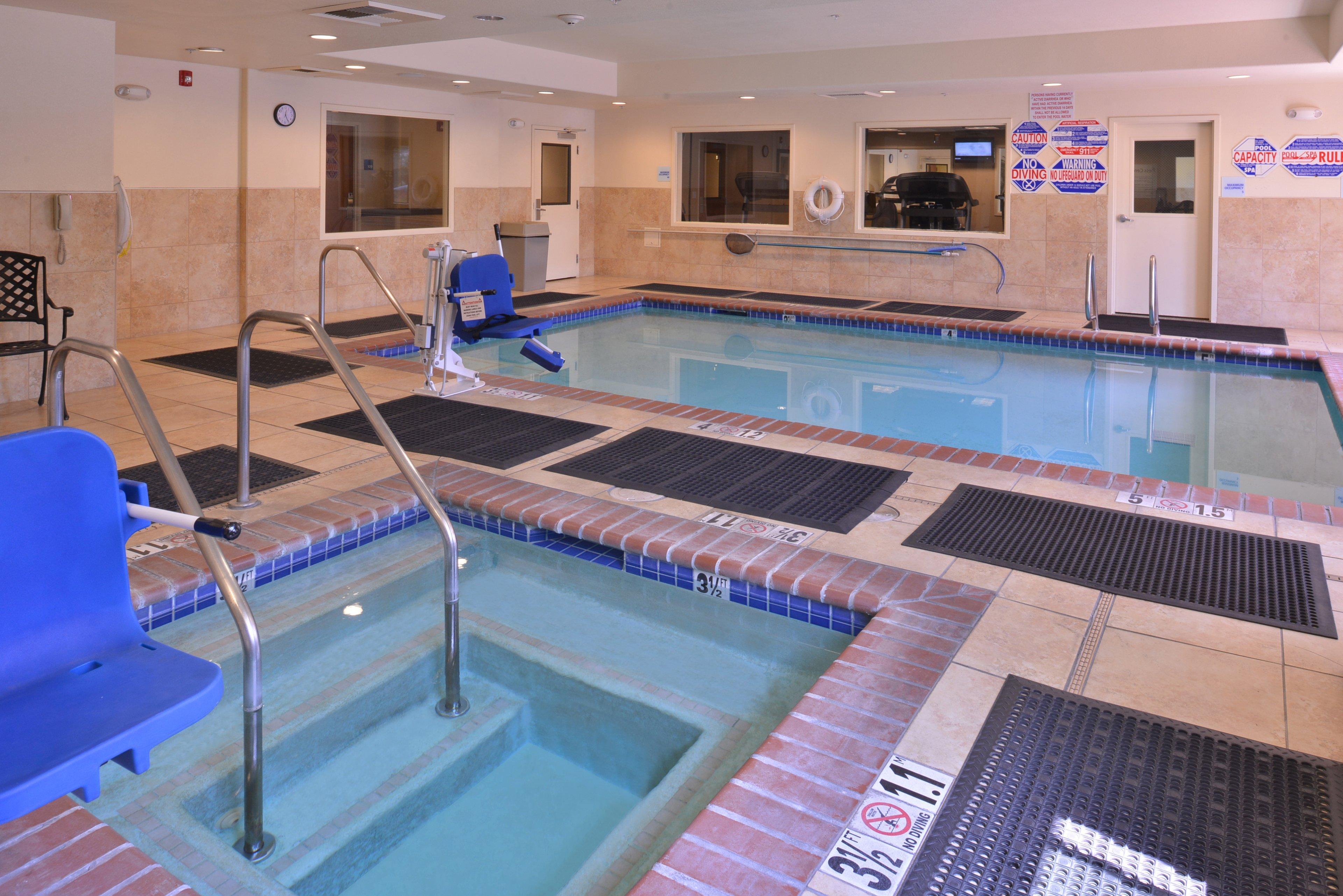 Holiday Inn Express Hotel & Suites Lincoln-Roseville Area, An Ihg Hotel Exteriör bild