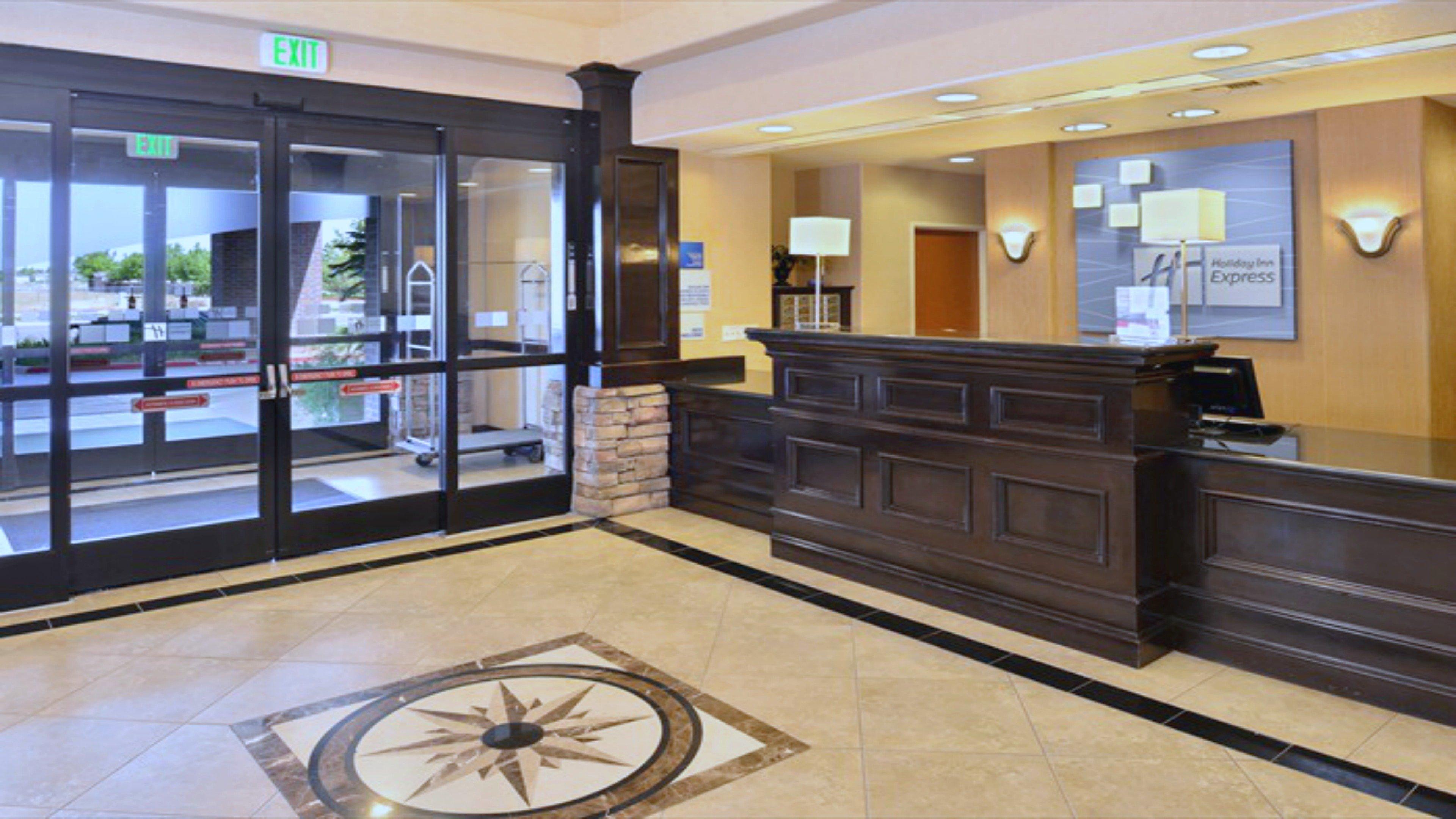 Holiday Inn Express Hotel & Suites Lincoln-Roseville Area, An Ihg Hotel Exteriör bild