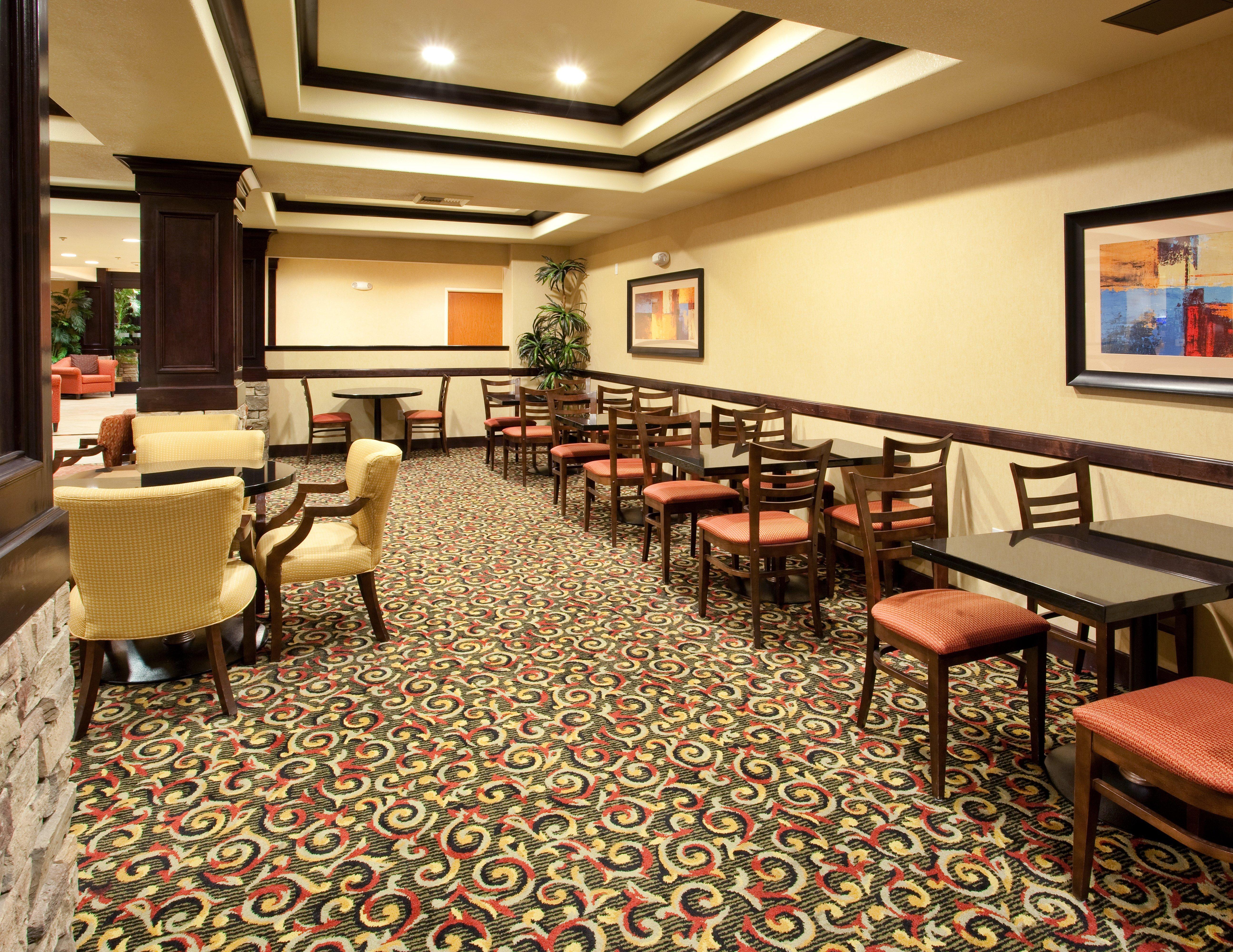 Holiday Inn Express Hotel & Suites Lincoln-Roseville Area, An Ihg Hotel Exteriör bild