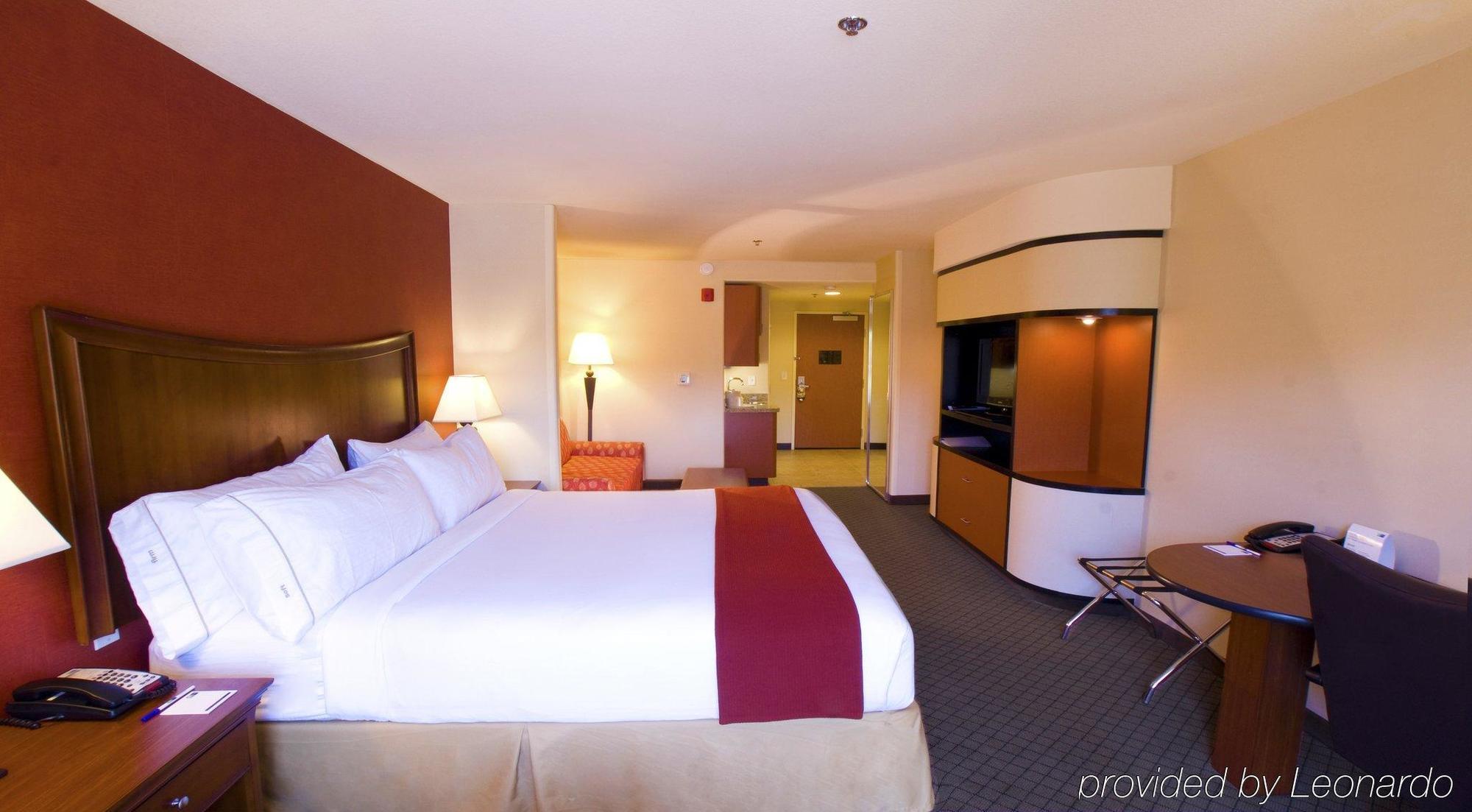 Holiday Inn Express Hotel & Suites Lincoln-Roseville Area, An Ihg Hotel Exteriör bild