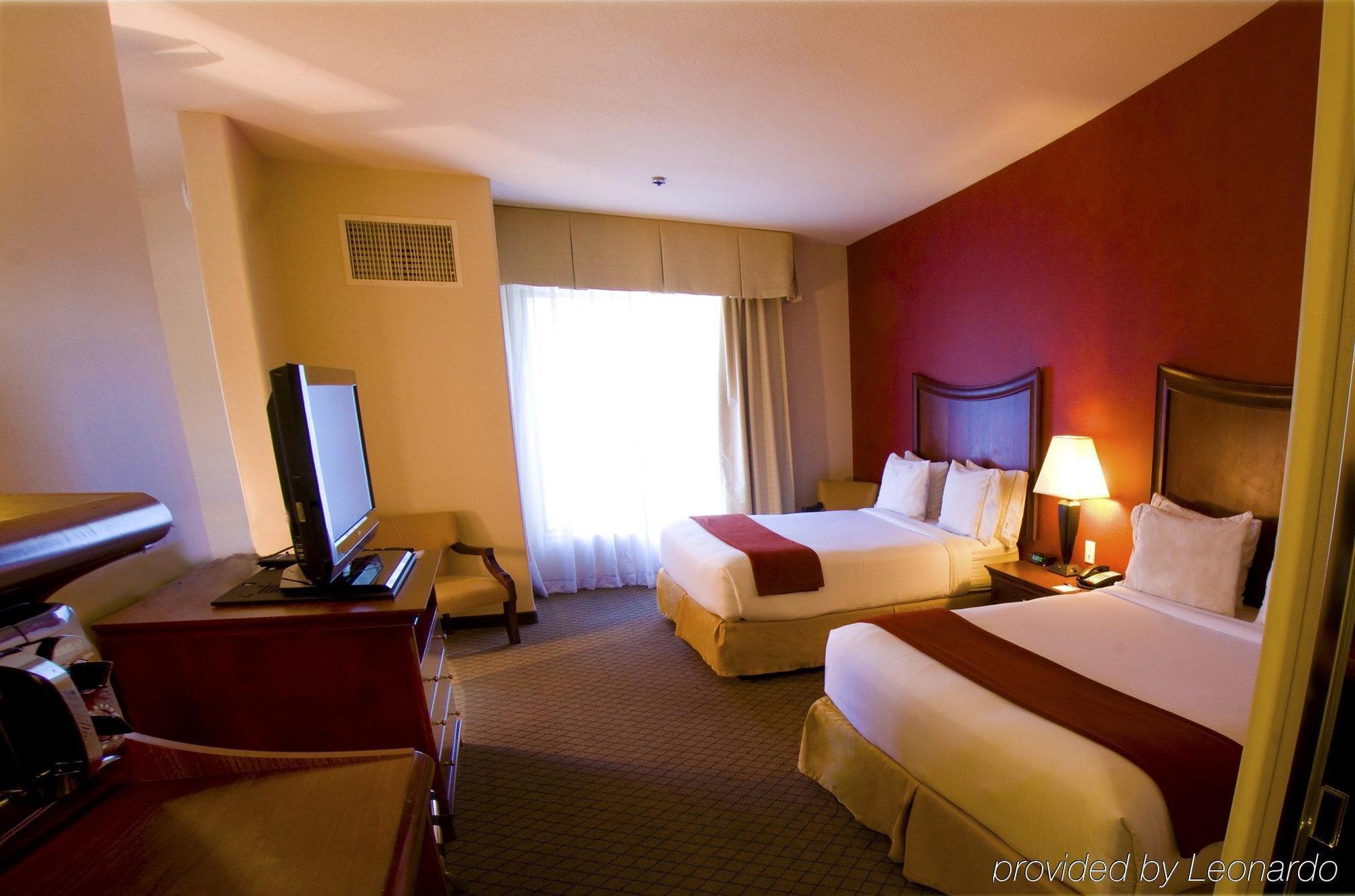 Holiday Inn Express Hotel & Suites Lincoln-Roseville Area, An Ihg Hotel Exteriör bild