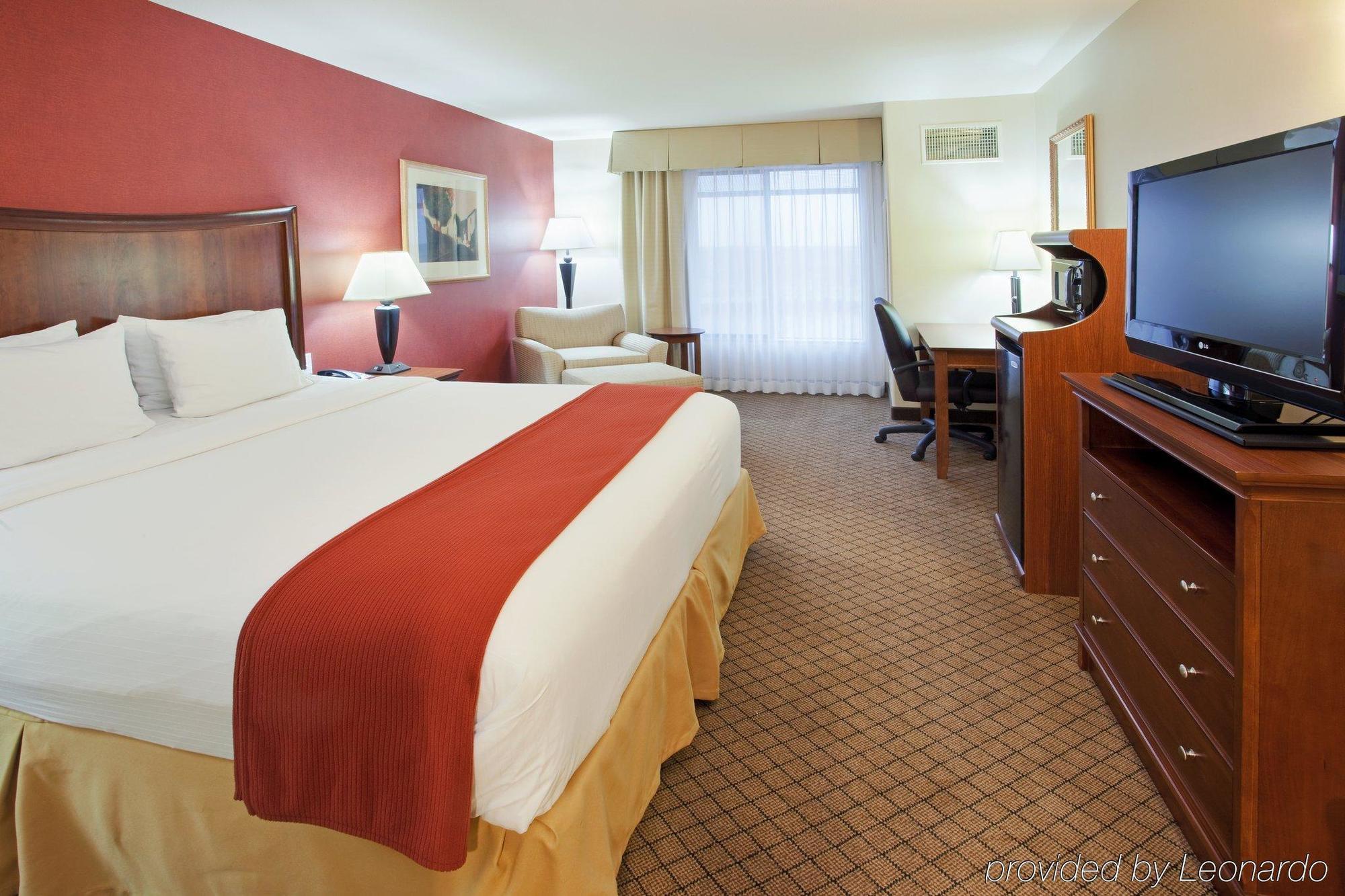 Holiday Inn Express Hotel & Suites Lincoln-Roseville Area, An Ihg Hotel Rum bild