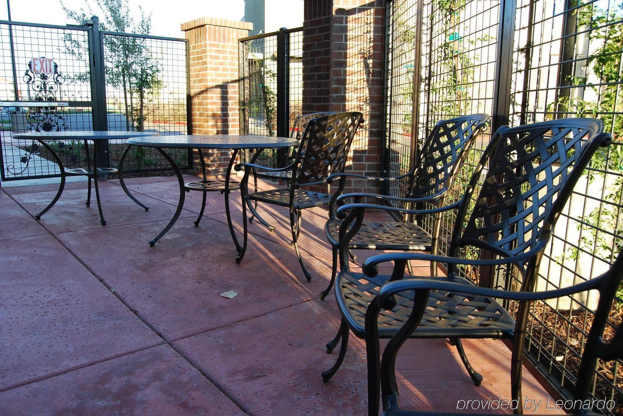 Holiday Inn Express Hotel & Suites Lincoln-Roseville Area, An Ihg Hotel Exteriör bild